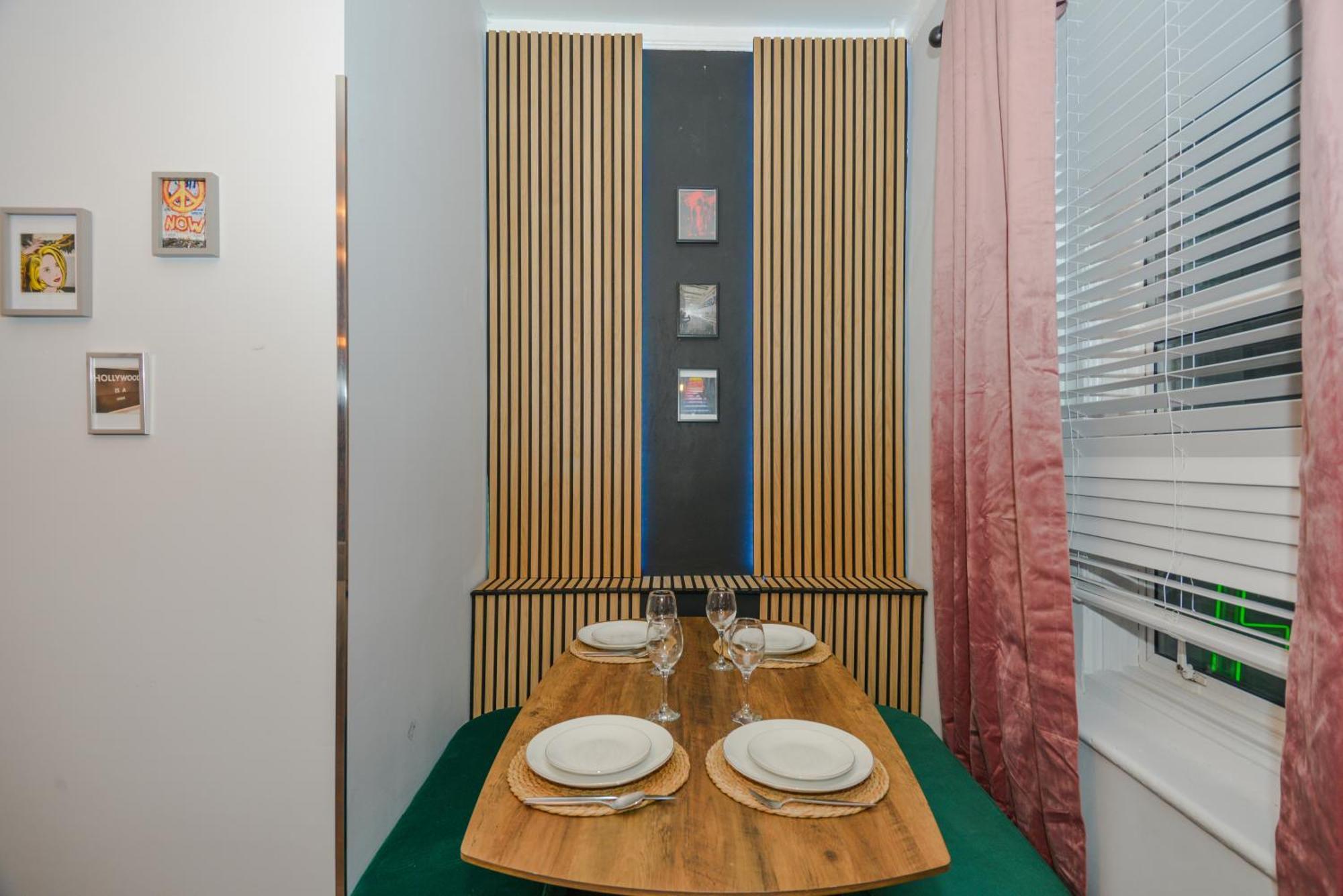 Cosy 1 Bedroom Home For Small Families 런던 외부 사진